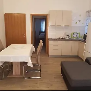 https://apartmani-dada.hotelinzadar.com